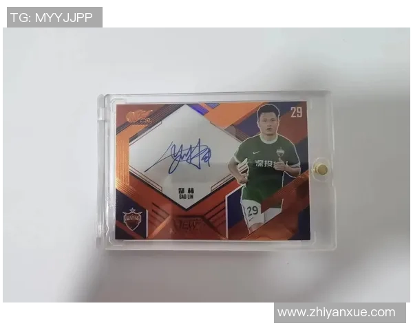 中国足球队球星卡合集揭秘：深入了解球员背后的故事与成就